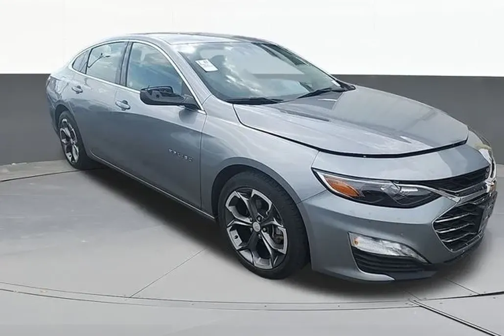 2024 Chevrolet Malibu 1LT photo 1