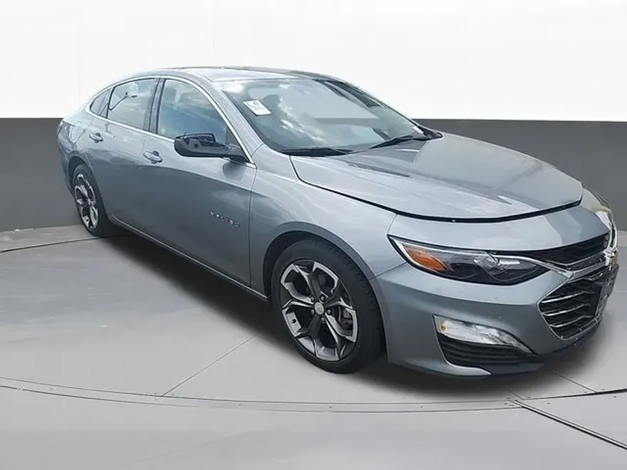 2024 Chevrolet Malibu 1LT photo 1
