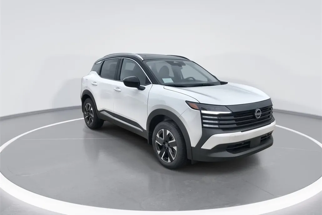 2025 Nissan Kicks SV photo 1