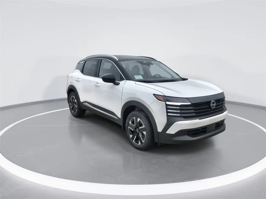 2025 Nissan Kicks SV photo 1