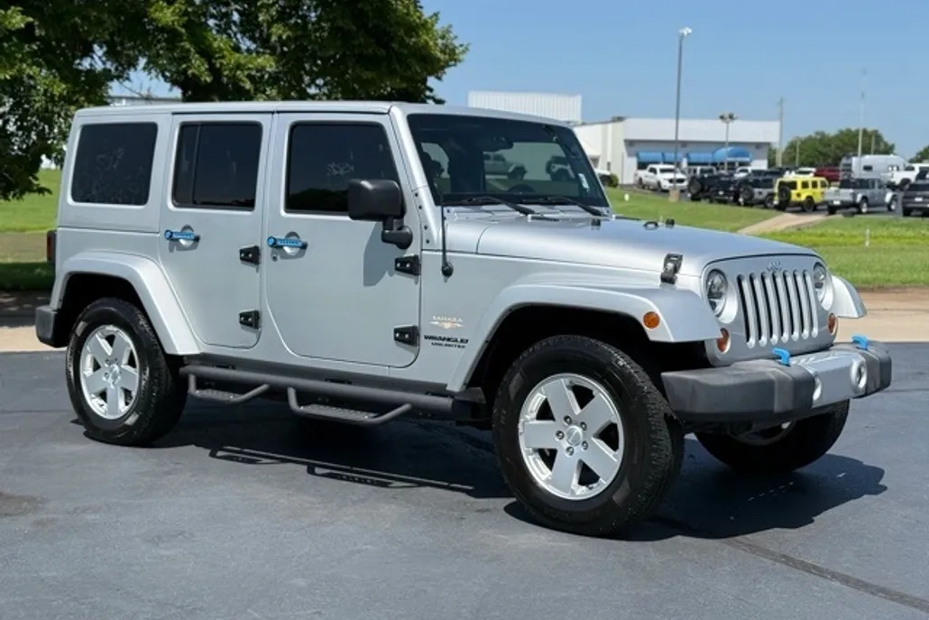 2012 Jeep Wrangler Unlimited Sahara photo 1