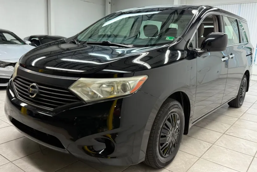 2014 Nissan Quest S photo 1
