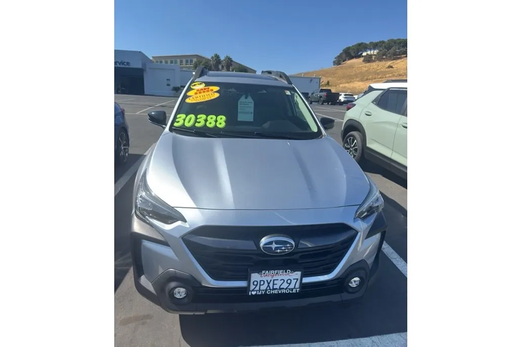 2025 Subaru Outback Premium photo 1