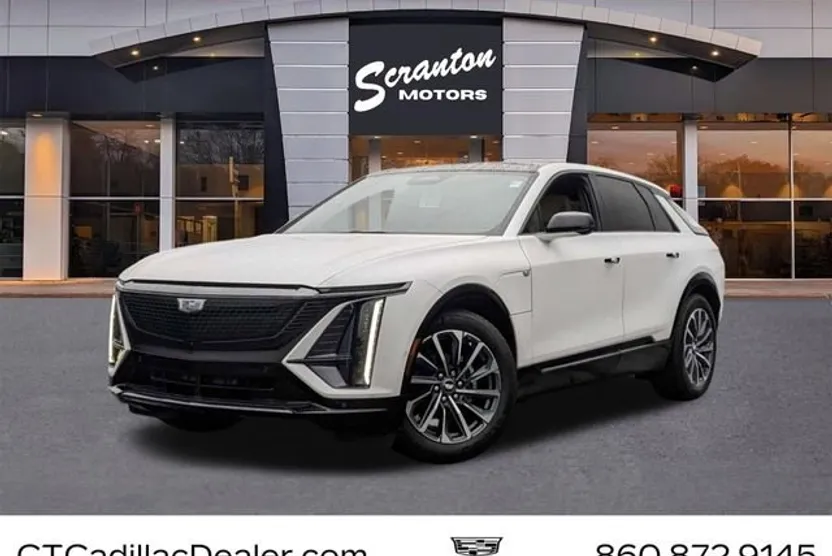 2024 Cadillac Lyriq Sport photo 1