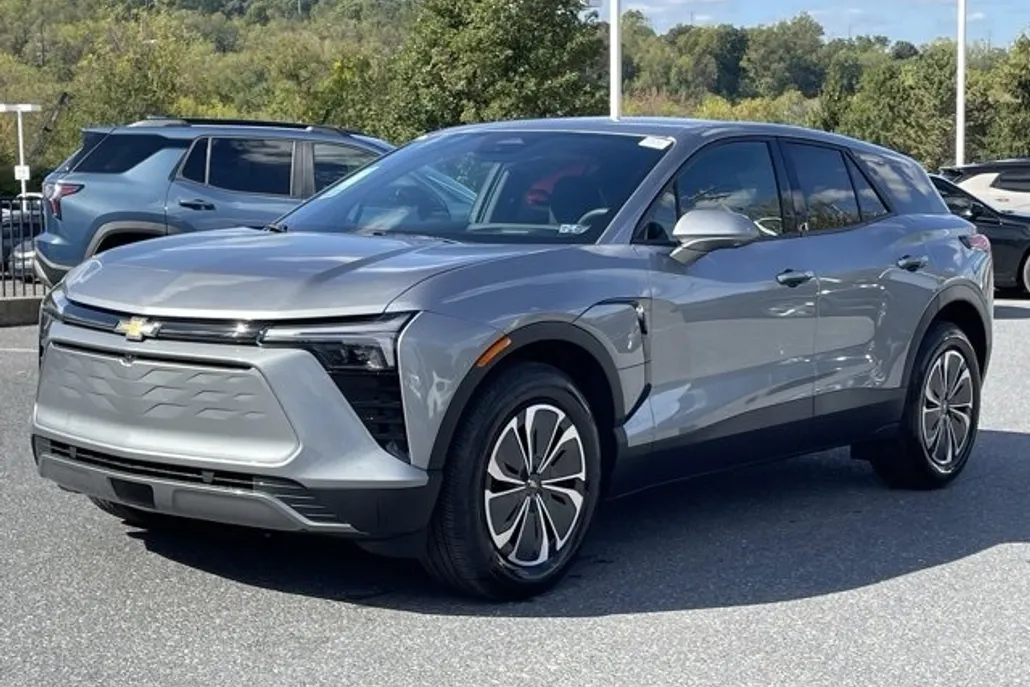 2026 Chevrolet Blazer EV photo 1