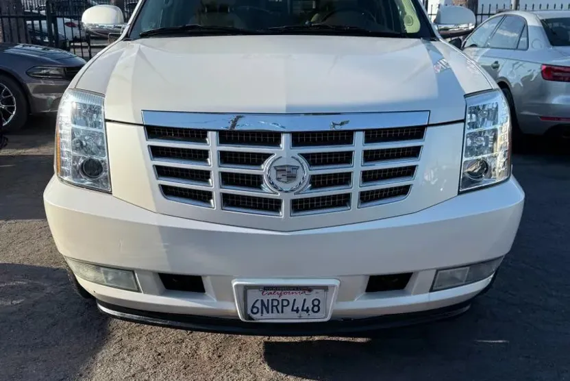 2010 Cadillac Escalade ESV Sport photo 1