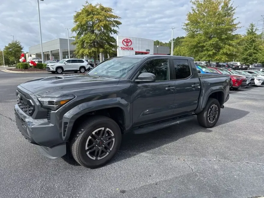 2024 Toyota Tacoma TRD Sport photo 1