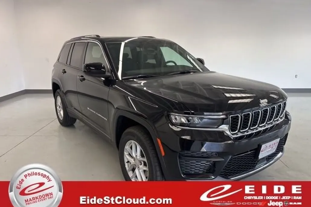 2025 Jeep Grand Cherokee Laredo X photo 1