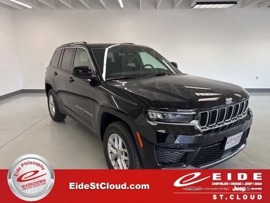 2025 Jeep Grand Cherokee Laredo X photo 1