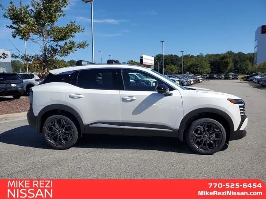 2026 Nissan Kicks SR photo 1