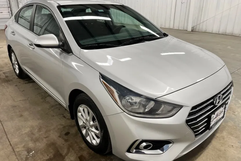 2022 Hyundai Accent SEL photo 1