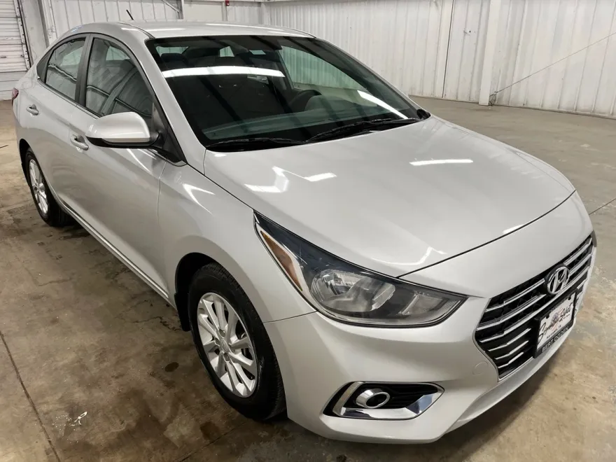 2022 Hyundai Accent SEL photo 1