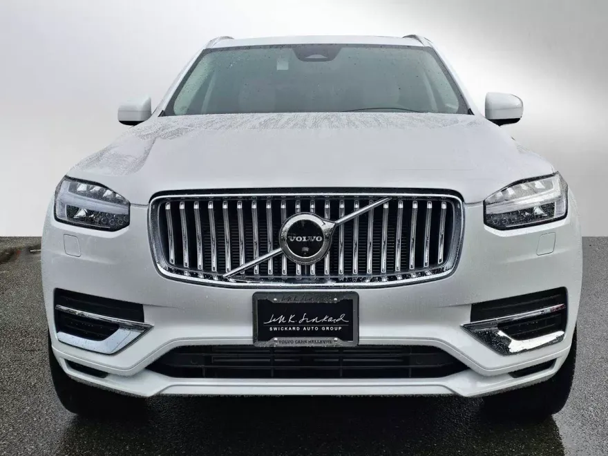 2025 Volvo XC90 T8 Plus photo 1