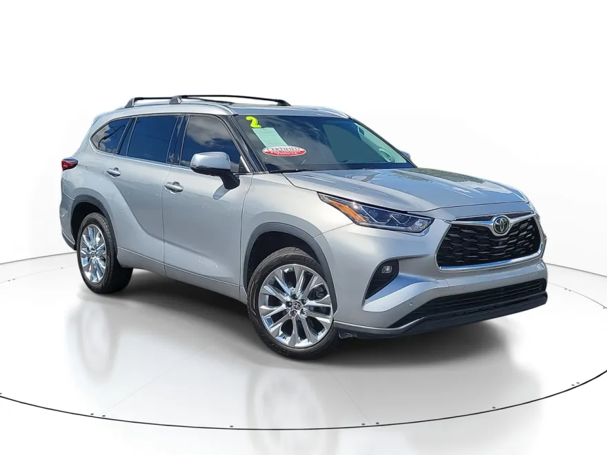 2022 Toyota Highlander Limited photo 1