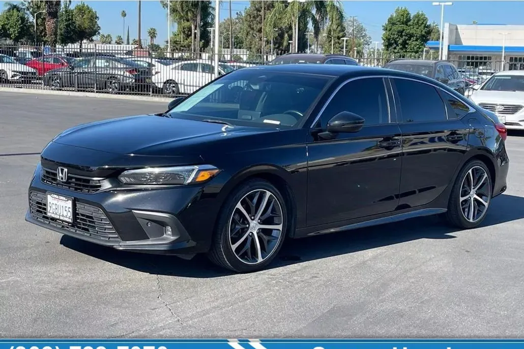 2023 Honda Civic Touring photo 1