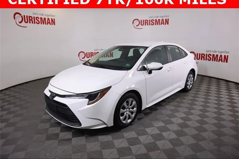 2024 Toyota Corolla LE photo 1