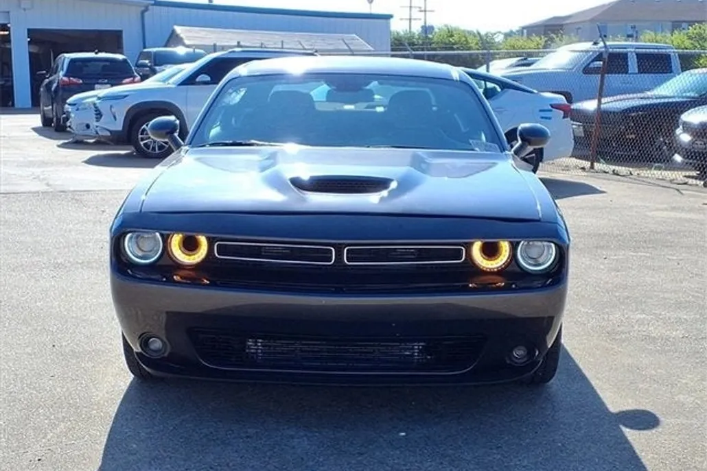 2022 Dodge Challenger GT photo 1