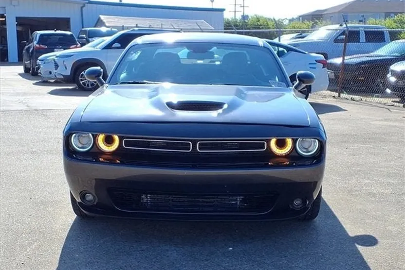 2022 Dodge Challenger GT photo 1