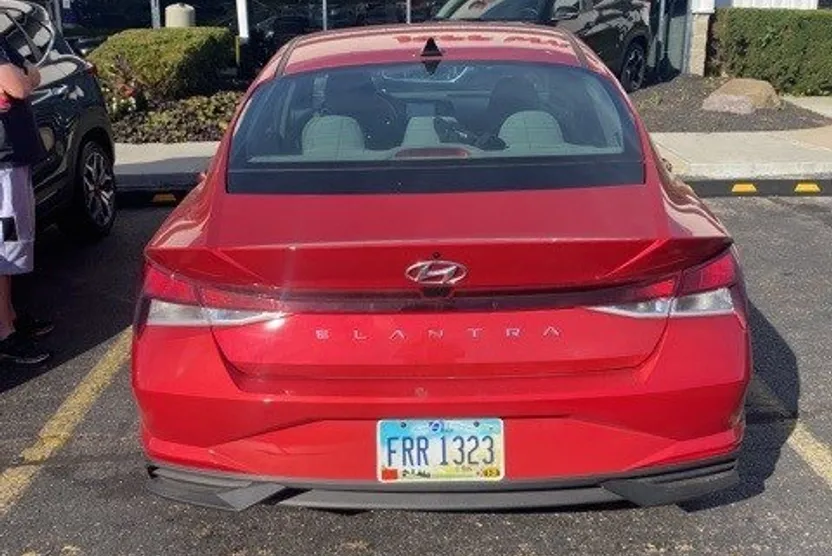 2023 Hyundai Elantra SEL Convenience photo 1