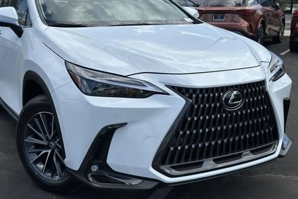 2026 Lexus NX 350 Premium photo 1