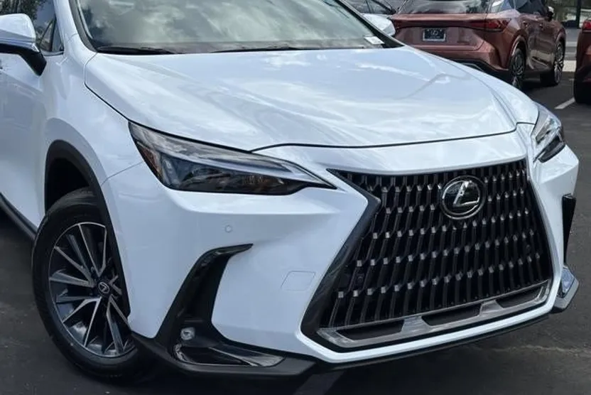 2026 Lexus NX 350 Premium photo 1
