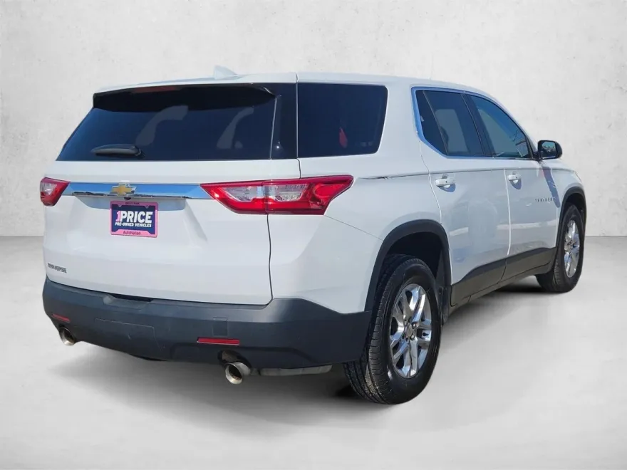 2018 Chevrolet Traverse LS photo 1