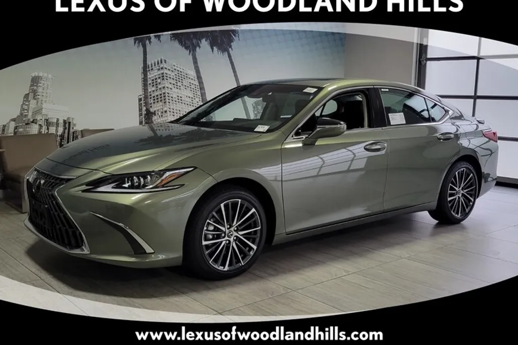 2025 Lexus ES 300h photo 1