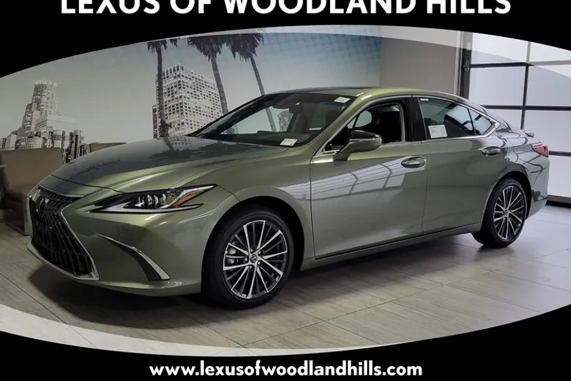 2025 Lexus ES 300h photo 1