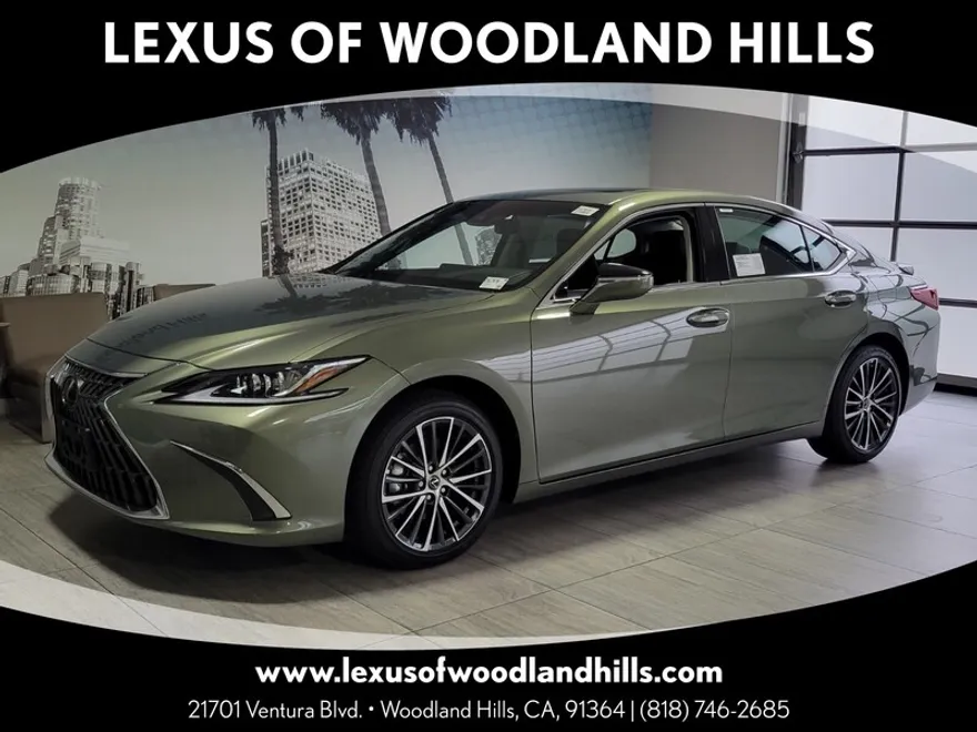 2025 Lexus ES 300h photo 1