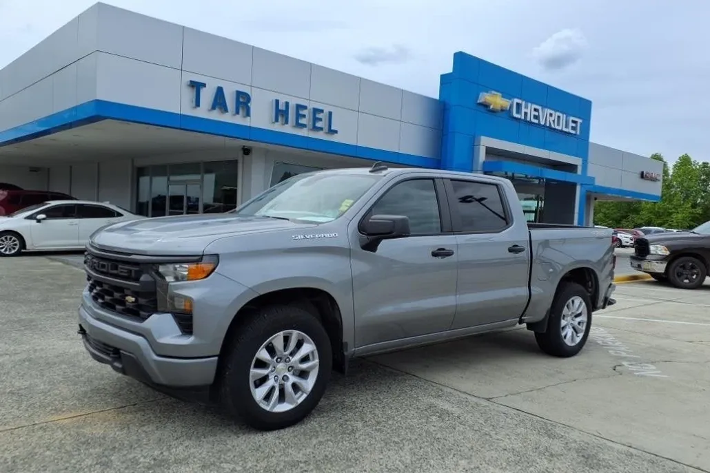2023 Chevrolet Silverado 1500 Custom photo 1