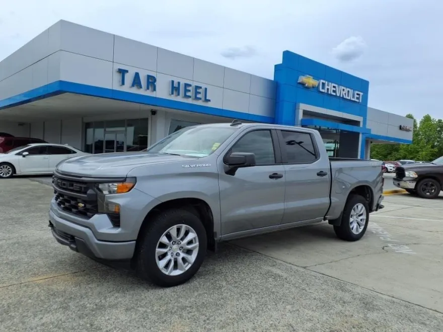 2023 Chevrolet Silverado 1500 Custom photo 1