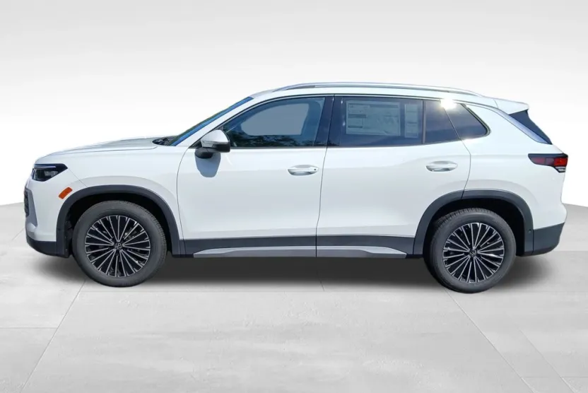 2025 Volkswagen Tiguan S photo 1
