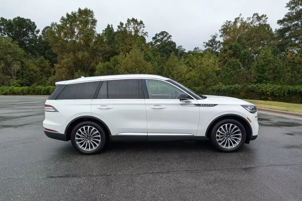 2022 Lincoln Aviator Reserve photo 1