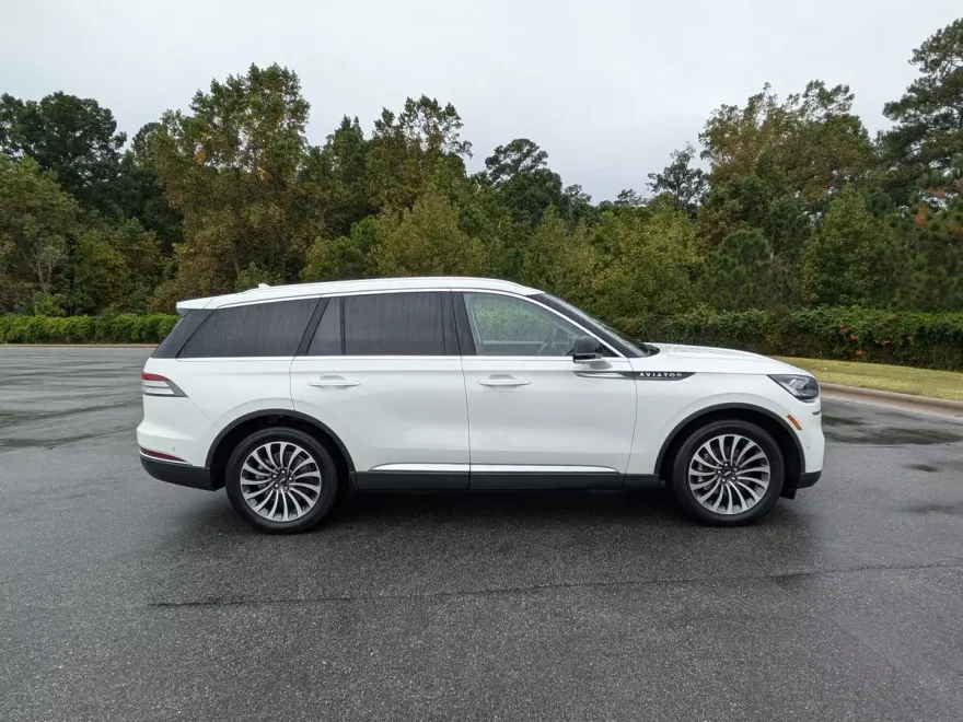 2022 Lincoln Aviator Reserve photo 1