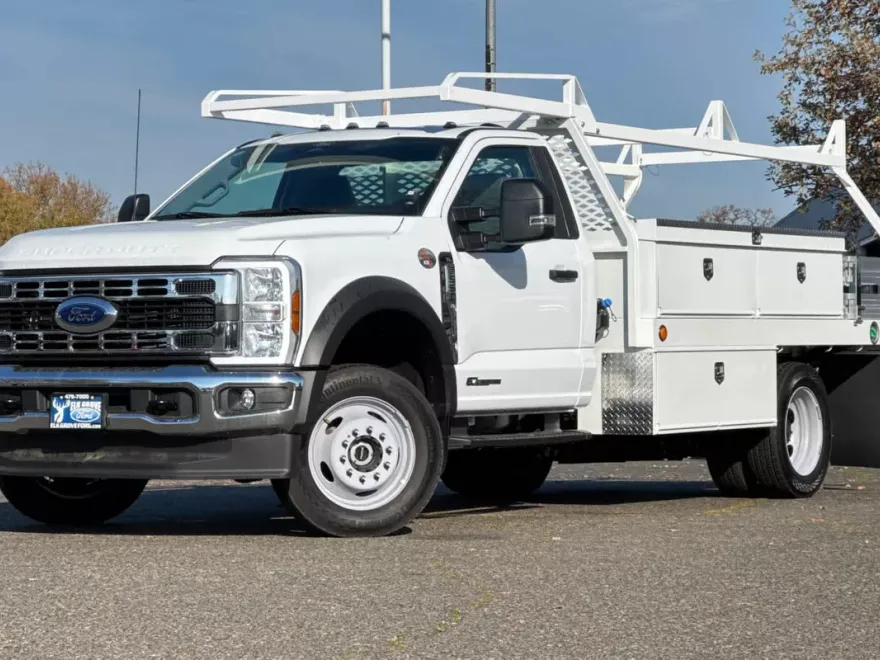 2024 Ford F-550 photo 1