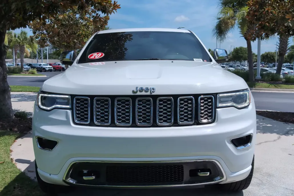 2020 Jeep Grand Cherokee Overland photo 1