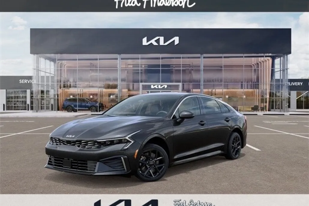 2025 Kia K5 LXS photo 1