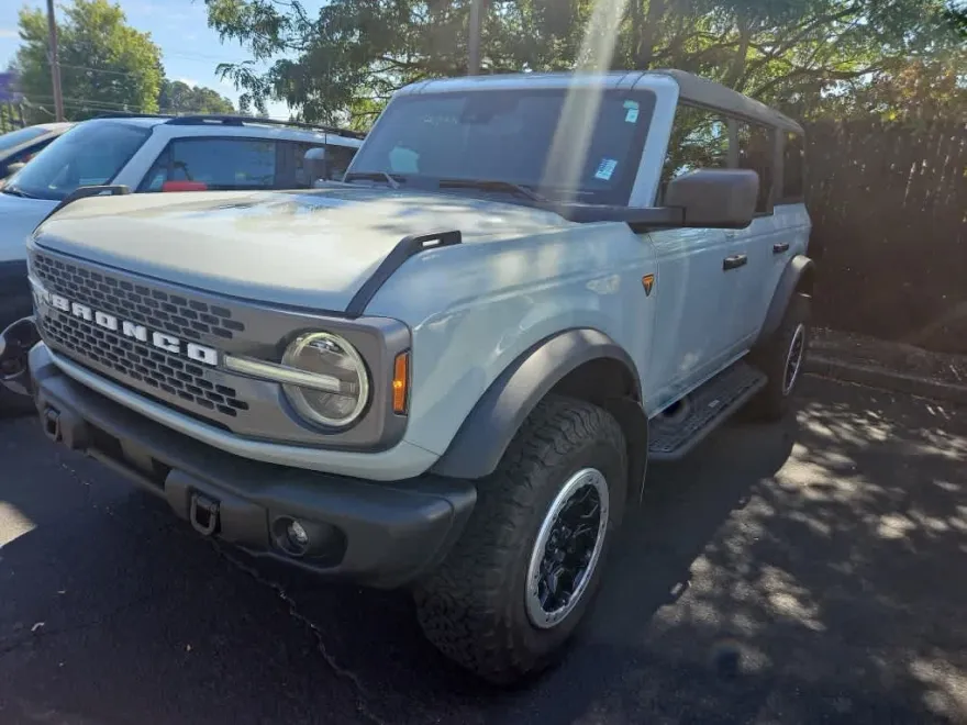 2023 Ford Bronco Badlands photo 1