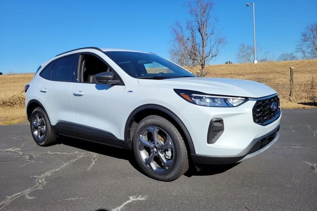 2025 Ford Escape ST-Line photo 1