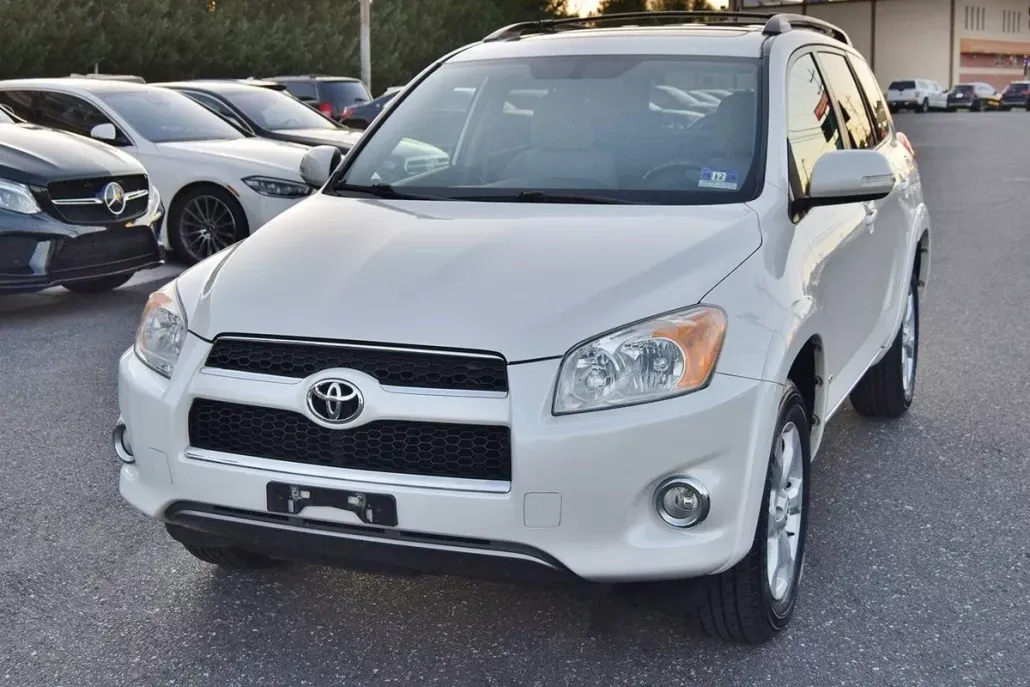2011 Toyota RAV4 Limited photo 1