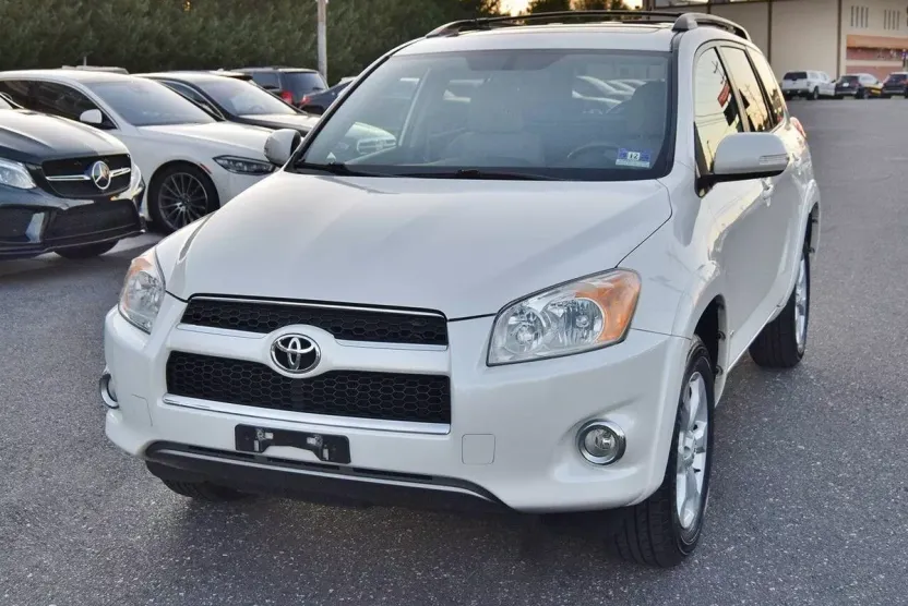 2011 Toyota RAV4 Limited photo 1