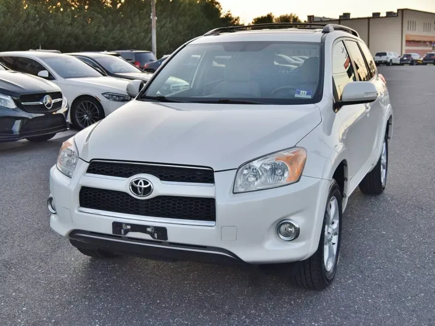 2011 Toyota RAV4 Limited photo 1