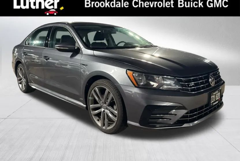 2018 Volkswagen Passat 2.0T S photo 1