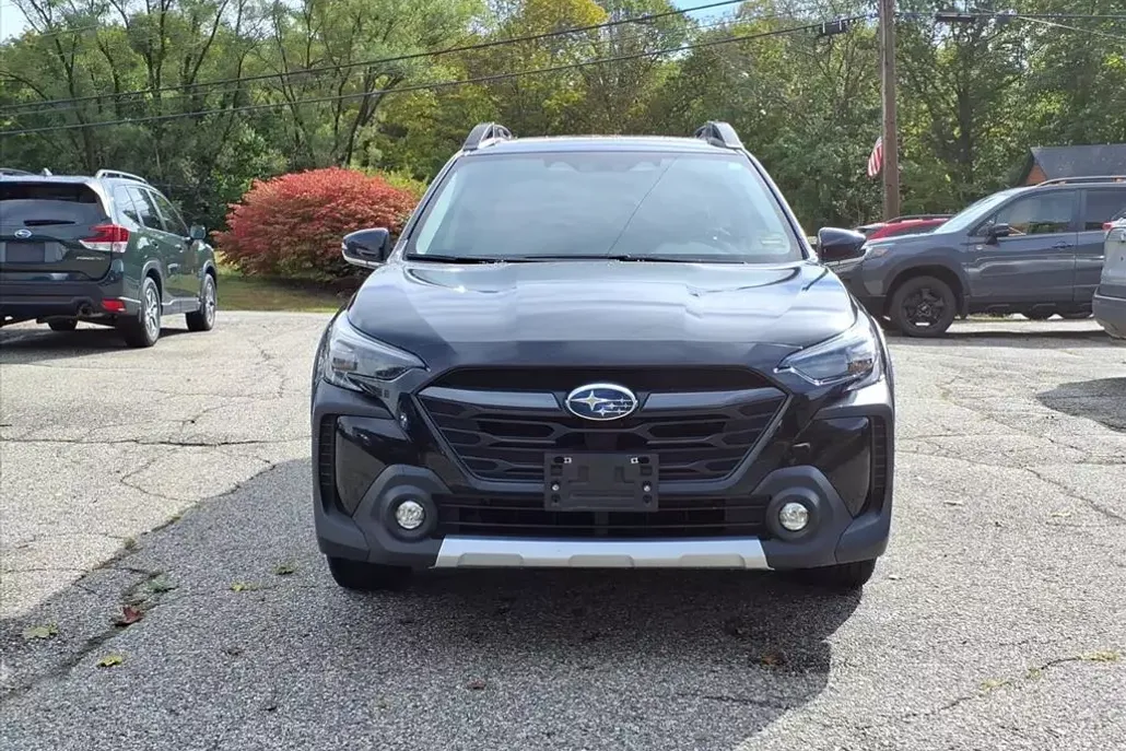 2023 Subaru Outback Limited photo 1