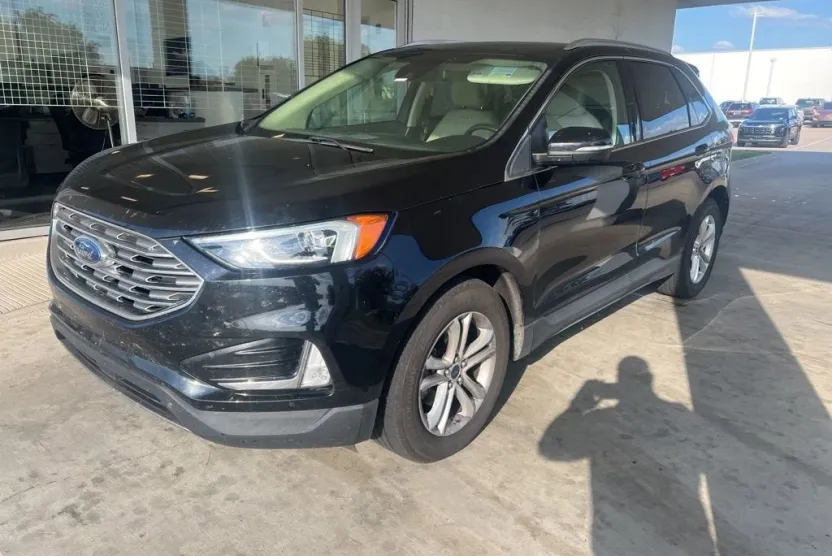 2019 Ford Edge SEL photo 1