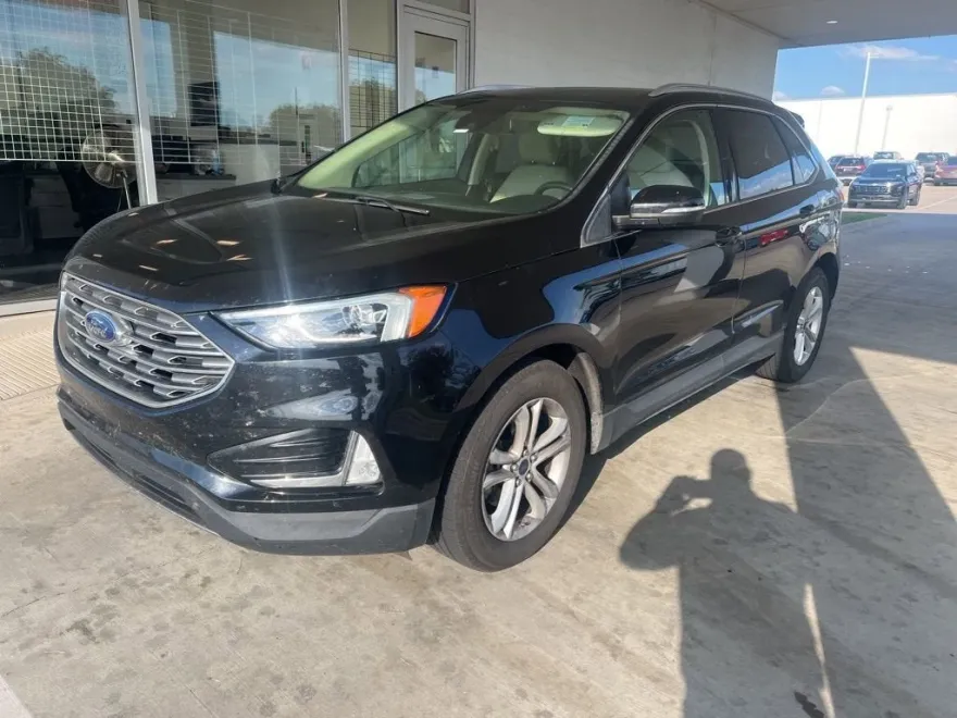 2019 Ford Edge SEL photo 1