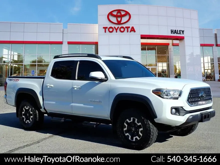 2018 Toyota Tacoma TRD 4x4 photo 1