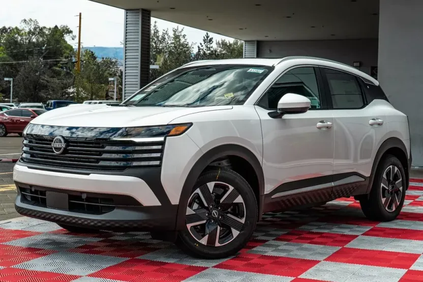 2025 Nissan Kicks SV photo 1