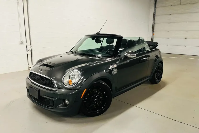 2015 Mini Cooper S Convertible photo 1