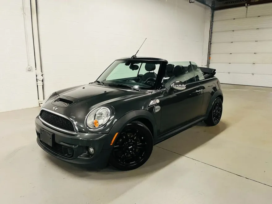 2015 Mini Cooper S Convertible photo 1